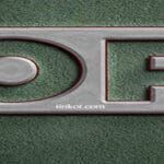 logo psd شعار واقعي ثلاثي الأبعاد على جدار خرساني.